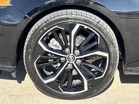 Used 2024 Nissan Altima 2.5 SR image 10