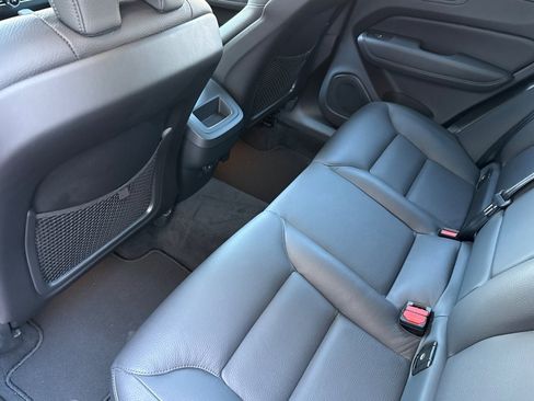 Used 2025 Volvo XC60 B5 Plus image 15