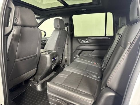 Used 2022 Chevrolet Suburban RST w/ Sport Performance Package AWD/4WD image 12