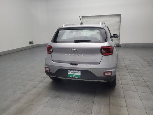 Used 2023 Hyundai Venue SEL FWD image 7