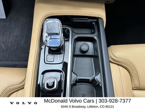 Certified 2025 Volvo XC90 T8 Ultra w/ Lounge Package AWD/4WD image 20