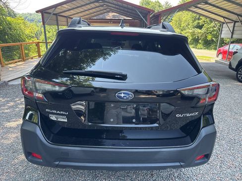 Used 2023 Subaru Outback Premium AWD/4WD image 5