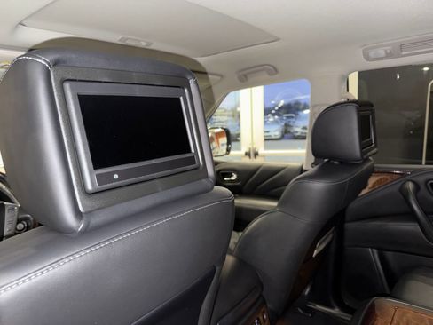 Used 2017 INFINITI QX80 4WD w/ Deluxe Technology Package image 37