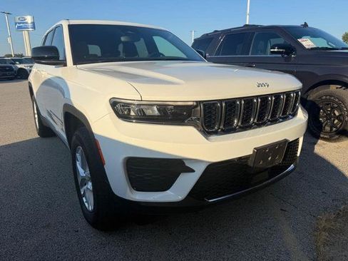 Used 2025 Jeep Grand Cherokee Laredo X AWD/4WD image 5