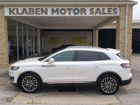 Used 2019 Lincoln Nautilus Reserve FWD image 2