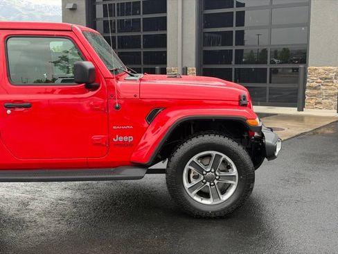 Used 2021 Jeep Wrangler Unlimited Sahara w/ Uconnect 4C Nav & Sound Group AWD/4WD image 3