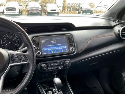 Used 2023 Nissan Kicks SR w/ SR Premium Package image 12