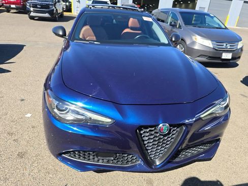 Used 2020 Alfa Romeo Giulia w/ Nero Edizione image 8