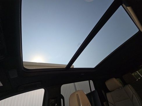 Used 2023 Cadillac Escalade ESV Premium Luxury w/ LPO, Radiant Package image 33