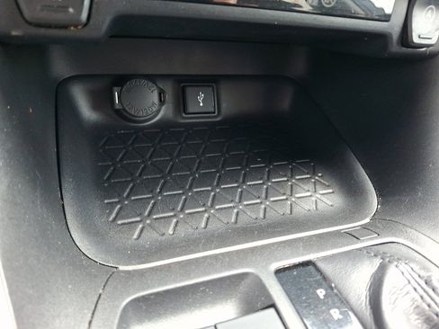Used 2021 Toyota RAV4 XLE AWD/4WD image 23