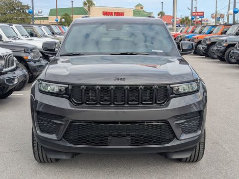New 2025 Jeep Grand Cherokee Altitude RWD image 10