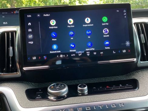 Used 2025 Ford Expedition Tremor AWD/4WD image 16