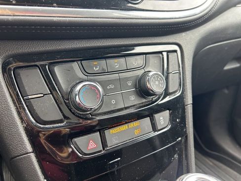 Used 2019 Buick Encore Sport Touring AWD/4WD image 11