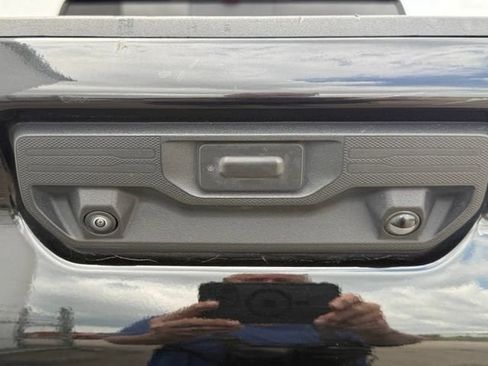 Certified 2024 Chevrolet Silverado 2500 High Country w/ High Country Premium Package AWD/4WD image 13