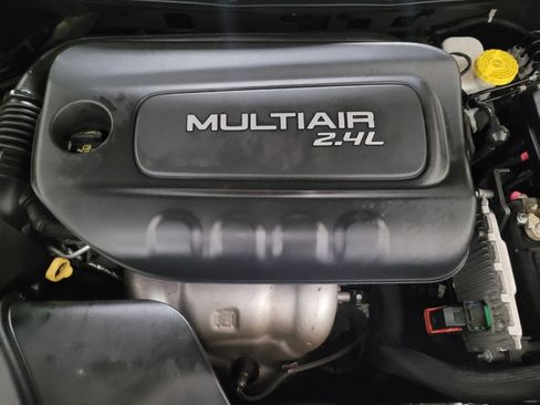 Used 2018 Jeep Cherokee Limited image 30