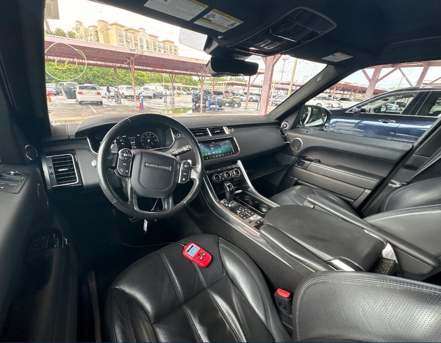 Used 2017 Land Rover Range Rover Sport AWD/4WD image 5