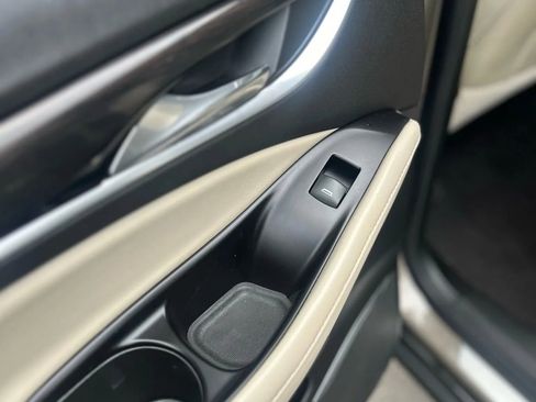 Used 2020 Buick Enclave Essence image 13