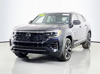 New 2025 Volkswagen Atlas Cross Sport SEL Premium R-Line video 3