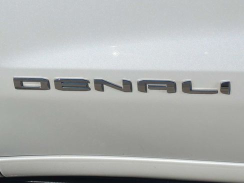 Used 2019 GMC Sierra 1500 Denali w/ Denali Ultimate Package image 9