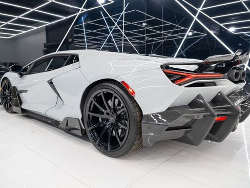 Used 2025 Lamborghini Revuelto image 22