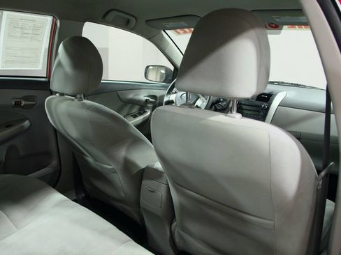 Used 2010 Toyota Corolla LE FWD image 21