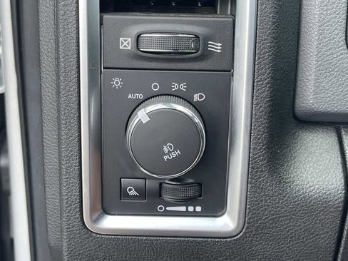 Used 2014 RAM 1500 Big Horn RWD image 32