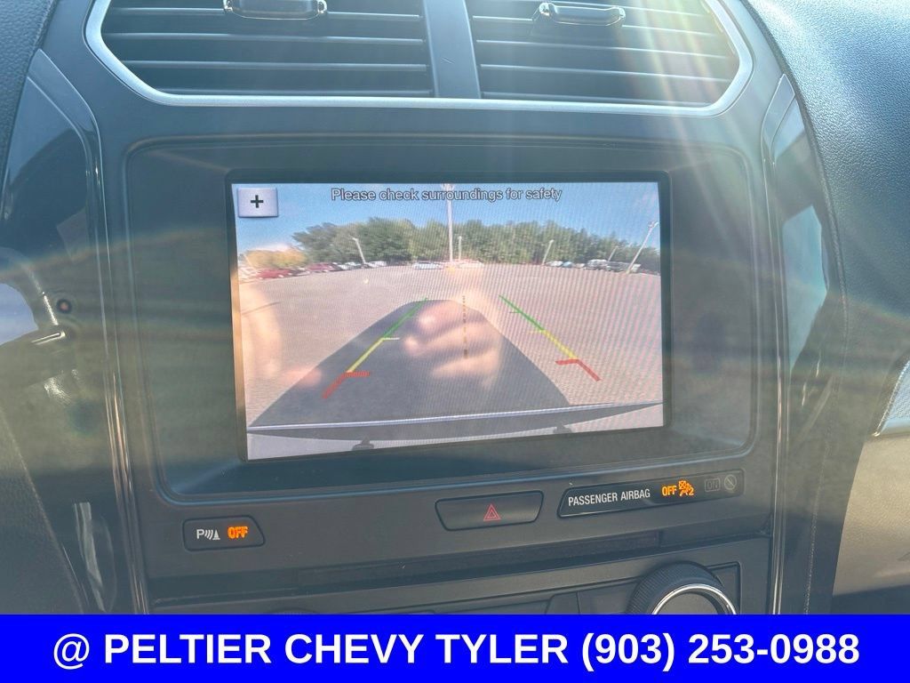 Used 2018 Ford Explorer XLT w/ Equipment Group 202A FWD image 16