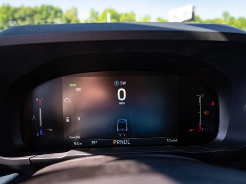 New 2026 Ford Maverick XLT w/ XLT Luxury Package FWD image 27