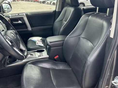 Used 2017 Toyota 4Runner Limited AWD/4WD image 3