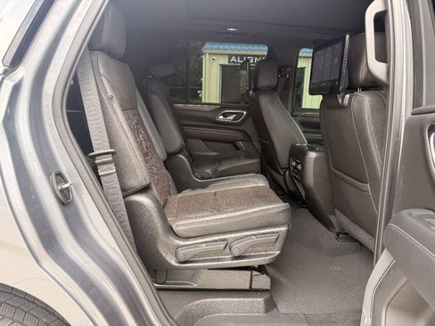 Used 2021 Chevrolet Tahoe High Country w/ Premium Package AWD/4WD image 16