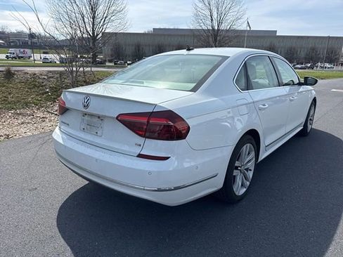 Used 2017 Volkswagen Passat 1.8T SEL Premium image 5