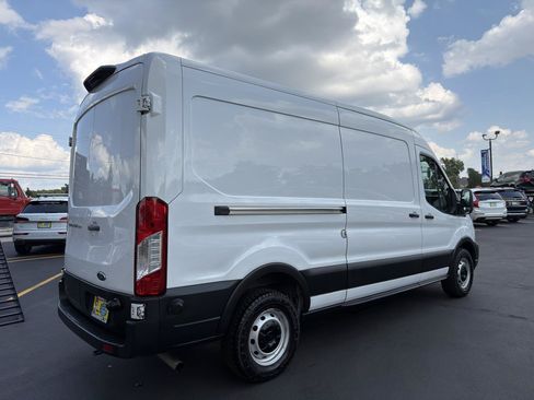 Used 2023 Ford Transit 250 Medium Roof RWD image 3