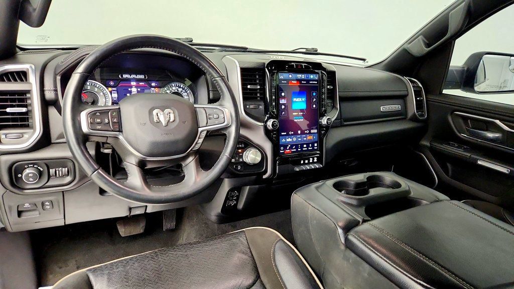 Used 2023 RAM 1500 Laramie AWD/4WD image 12