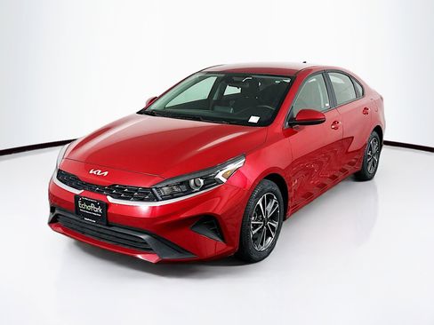 Used 2024 Kia Forte LXS image 3