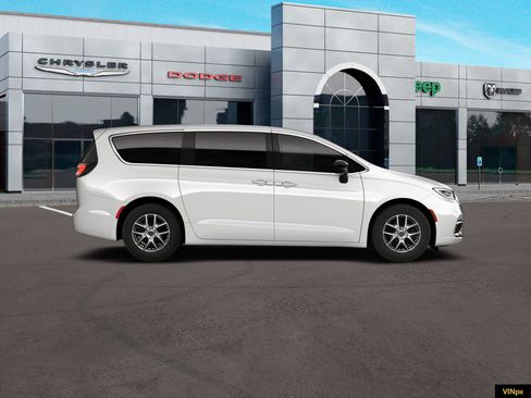 New 2026 Chrysler Pacifica Select image 9