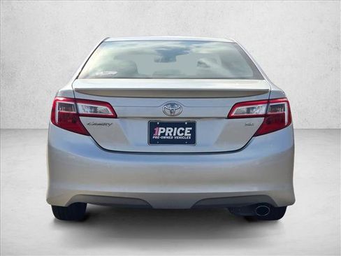Used 2012 Toyota Camry SE image 5