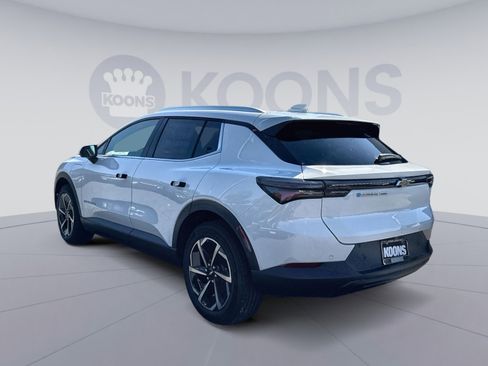 New 2026 Chevrolet Equinox EV LT image 4