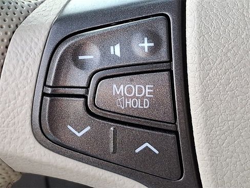 Used 2014 Toyota Sienna XLE image 20