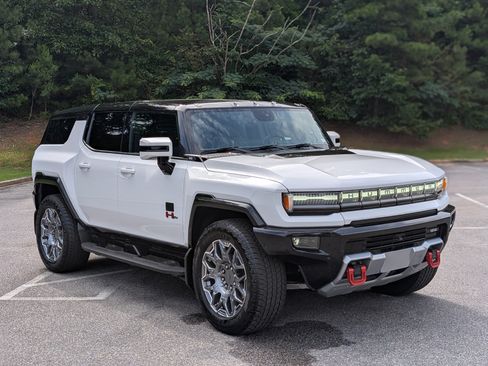 Used 2025 GMC Hummer EV 3X w/ LPO, Sport Package AWD/4WD image 11