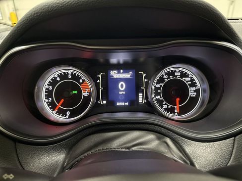 Used 2019 Jeep Cherokee Latitude w/ Popular Appearance Group image 12