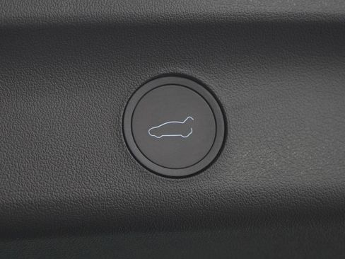 Used 2023 Tesla Model Y Long Range AWD/4WD image 11