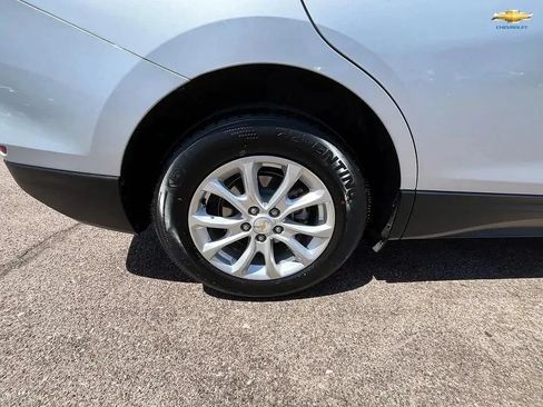 Used 2018 Chevrolet Equinox LT FWD image 19