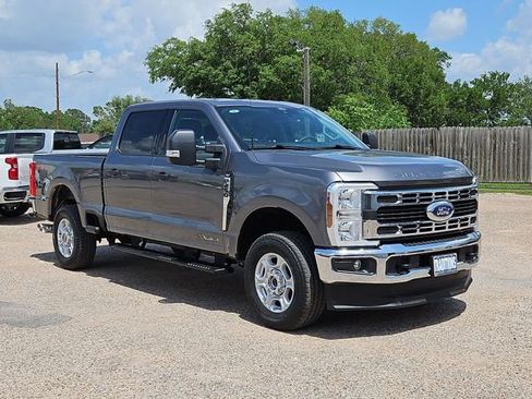 Used 2025 Ford F250 XLT w/ FX4 Off-Road Package AWD/4WD image 35