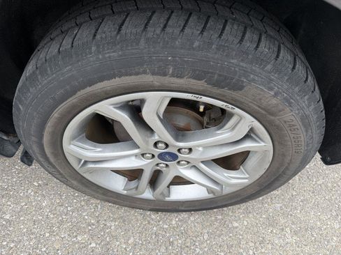 Used 2016 Ford Edge Titanium FWD image 19