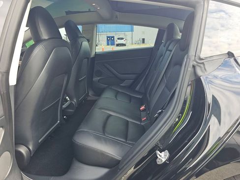 Used 2023 Tesla Model 3 Standard Range image 13