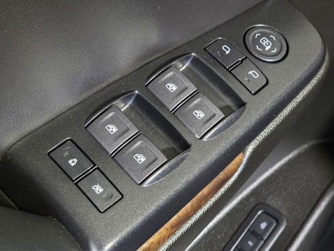 Used 2019 Chevrolet Tahoe LT RWD image 23