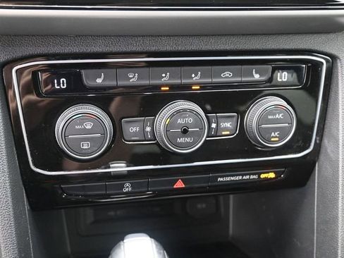 Used 2022 Volkswagen Atlas Cross Sport SE image 12