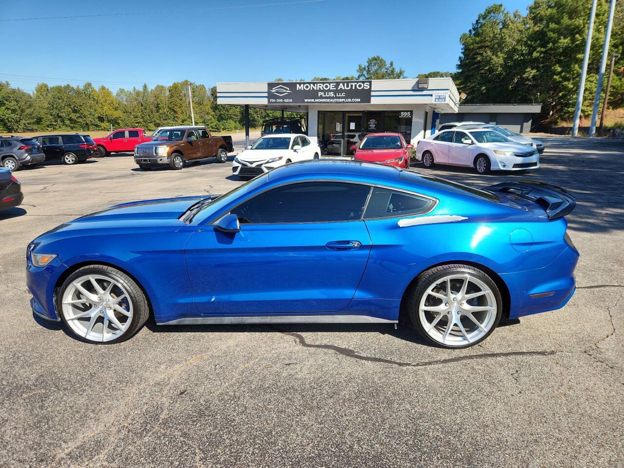 Used 2017 Ford Mustang Coupe RWD image 1