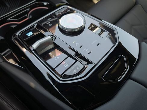 New 2027 BMW i5 eDrive40 w/ M Sport Package RWD image 9
