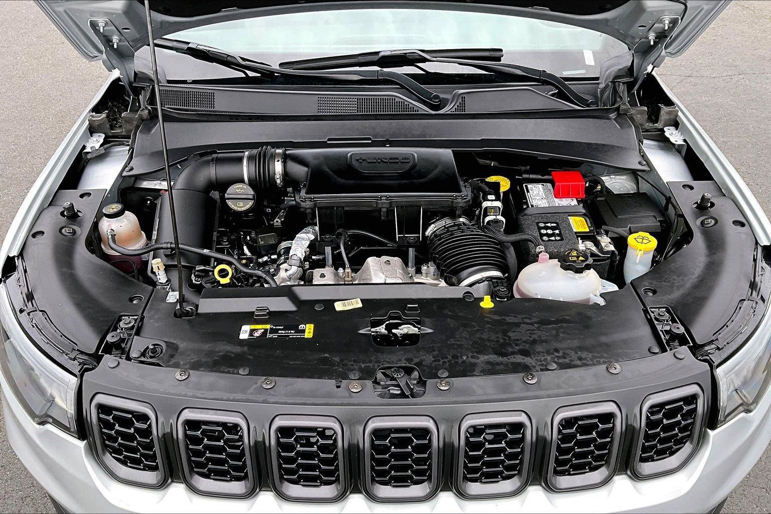 Used 2025 Jeep Compass Trailhawk AWD/4WD image 31